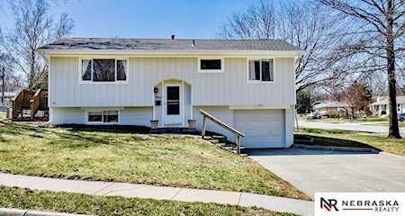 7512 South 89th St La Vista, NE 68128