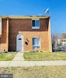 13 Sunny Bend Newark, DE 19702