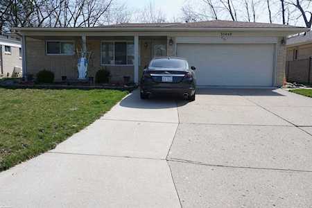 35448 Young Dr Clinton Township, MI 48035