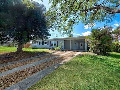 650 Palmetto Drive Lake Park, FL 33403
