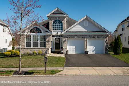 73 Honeysuckle Dr Manahawkin, NJ 08050