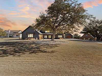 154 Helton Granbury, TX 76049