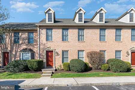 1425 Timber Brook Dr Mechanicsburg, PA 17050