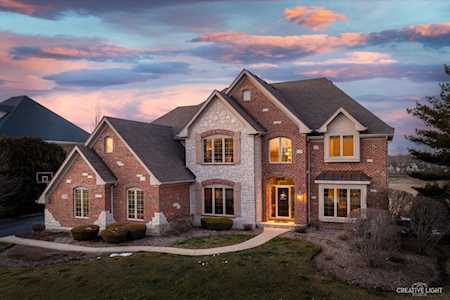 39W696 Henry David Thoreau Place St. Charles, IL 60175