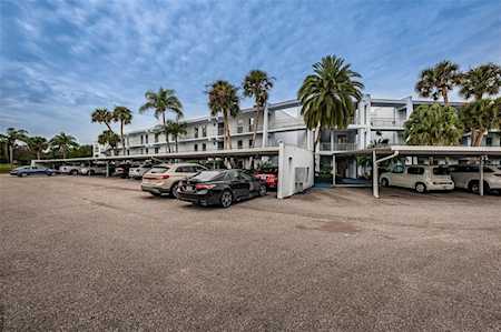 225 Country Club Dr #C227 Largo, FL 33771