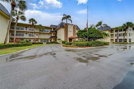 4780 Cove CIRCLE #209 St. Petersburg, FL 33708