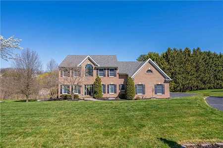 1767 Creek View Dr Fogelsville, PA 18051