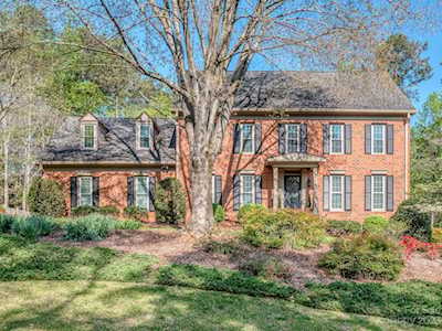2725 Oxborough Dr Matthews, NC 28105