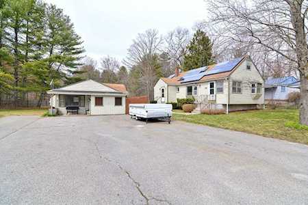 37 Center St Northbridge, MA 01588