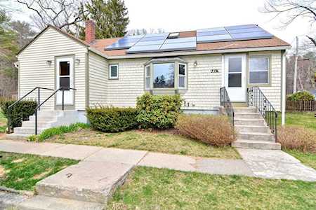37 Center St Northbridge, MA 01588