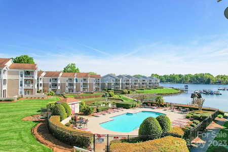 1041 Southwest Dr Davidson, NC 28036
