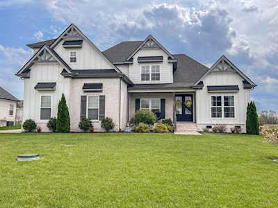 7203 Pembrooke Farms Drive Murfreesboro, TN 37129