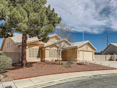 5924 Kane Holly St Las Vegas, NV 89130