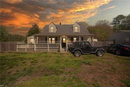 53 Turlington Rd Newport News, VA 23606