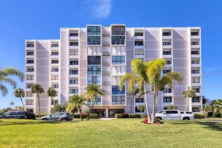 851 Bayway Blvd #704 Clearwater, FL 33767