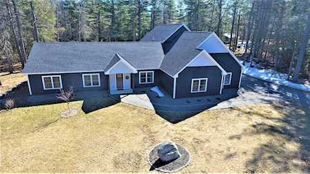 10 Graystone Dr Hampden, ME 04444