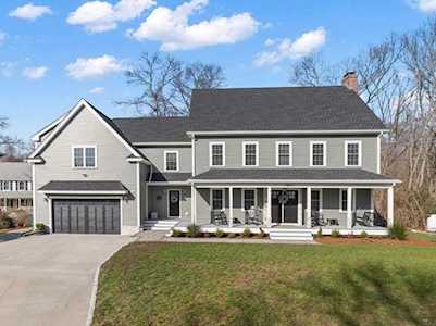 15 Virginia Meadows Dr Attleboro, MA 02703