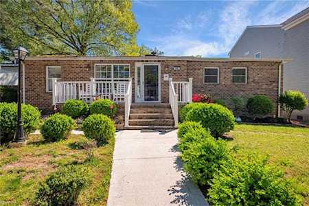 808 Pine Harbor Dr Norfolk, VA 23502