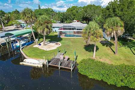 711 Orchard Ln Englewood, FL 34223