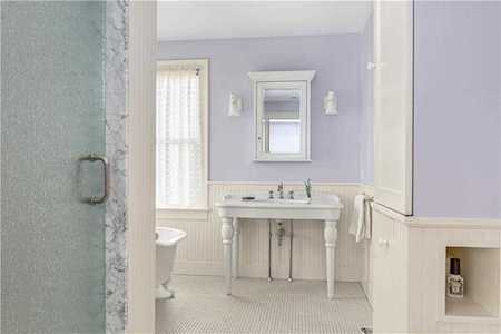 69 Cliff Dr Bristol, RI 02809