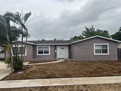 125 Porter Pl West Palm Beach, FL 33409