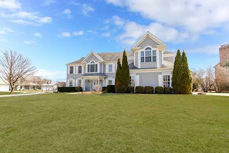 38 Christina Circle Wheaton, IL 60189