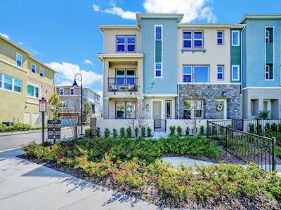 331 Adela Lake Forest, CA 92630