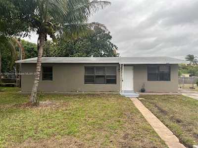 2621 NE 3rd St Boynton Beach, FL 33435