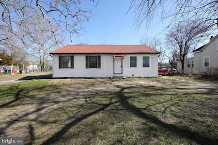 1239 Berkley Rd Paulsboro, NJ 08066