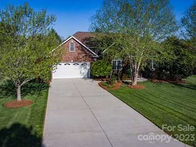 137 Postell Dr Statesville, NC 28625