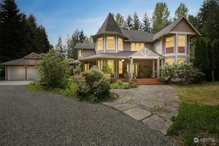8625 353rd Ave NE Carnation, WA 98014