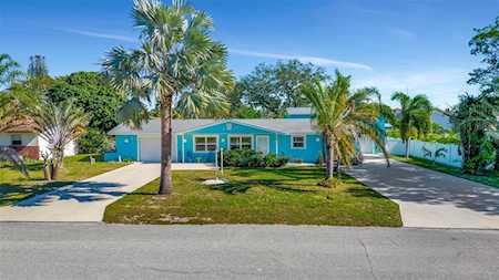 915 67th St NW Bradenton, FL 34209