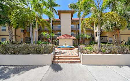 2400 Feather Sound Dr #215 Clearwater, FL 33762