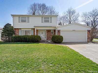 18512 Bainbridge Ave Livonia, MI 48152