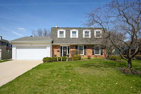 1551 Darwin Ln Wheaton, IL 60189