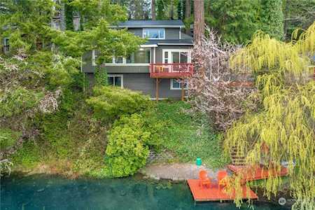 25607 E Lake Wilderness Dr SE Maple Valley, WA 98038