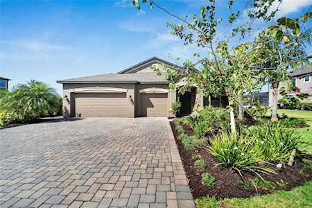 9414 Lisbon St Seffner, FL 33584