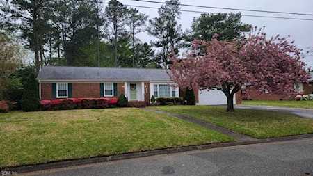 3304 Hemlock Dr Chesapeake, VA 23321