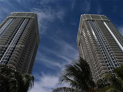 4779 Collins Ave #1506 Miami Beach, FL 33140