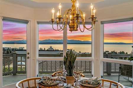1225 Viewland Way Edmonds, WA 98020