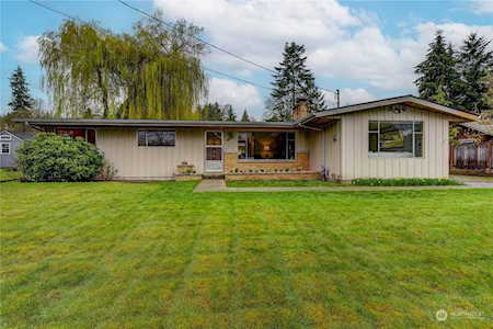 22706 9th Ave SE Bothell, WA 98021