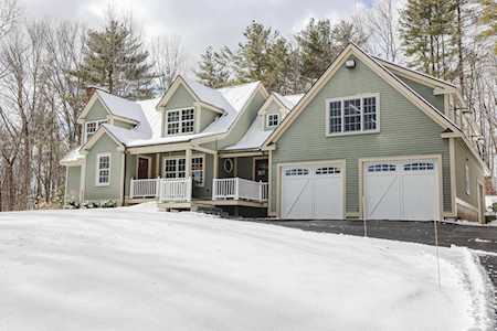 124 Pond View Dr Auburn, NH 03032