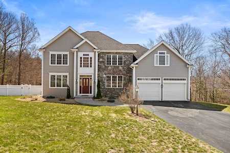 346 Shining Rock Dr Northbridge, MA 01534