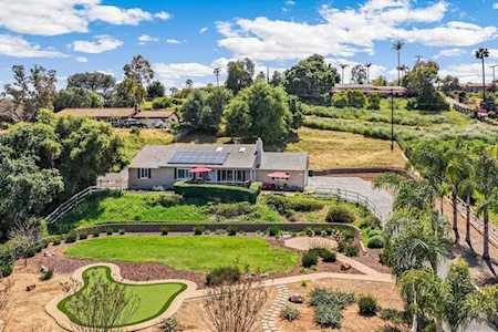 2331 Sunset Dr Escondido, CA 92025