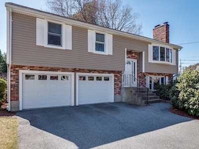 10 Essex St Reading, MA 01867