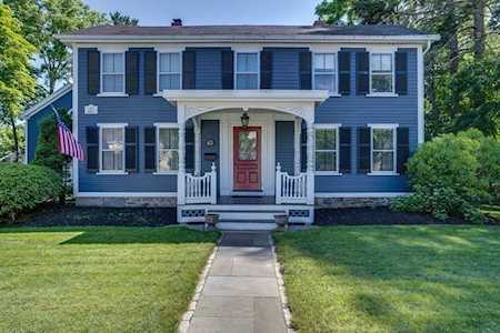43 Great Rd Bedford, MA 01730