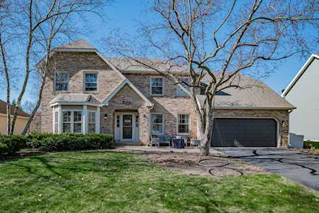 376 Gateshead Dr Naperville, IL 60565