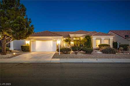 2024 Hot Oak Ridge St Las Vegas, NV 89134