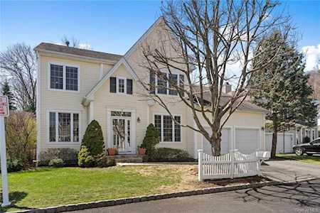 17 Victory Court White Plains, NY 10603