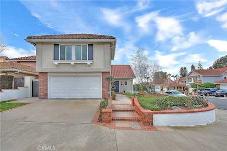 20400 Via Navarra Yorba Linda, CA 92886